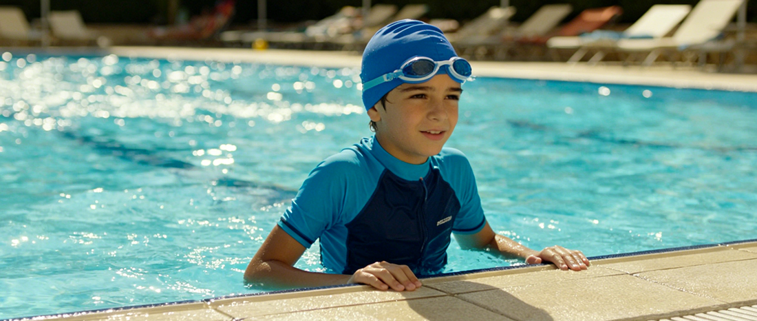 Which styles of children's swim caps are popular